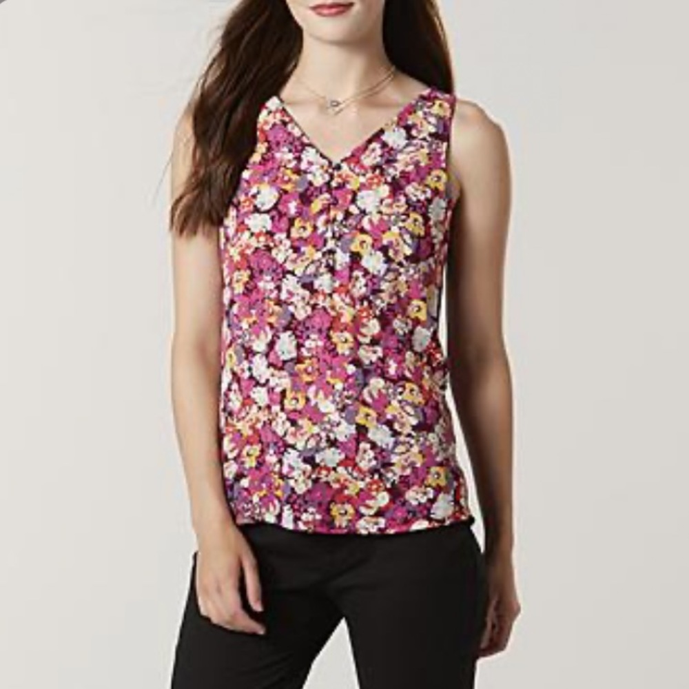 Attention Floral Sleeveless Tank Size Medium